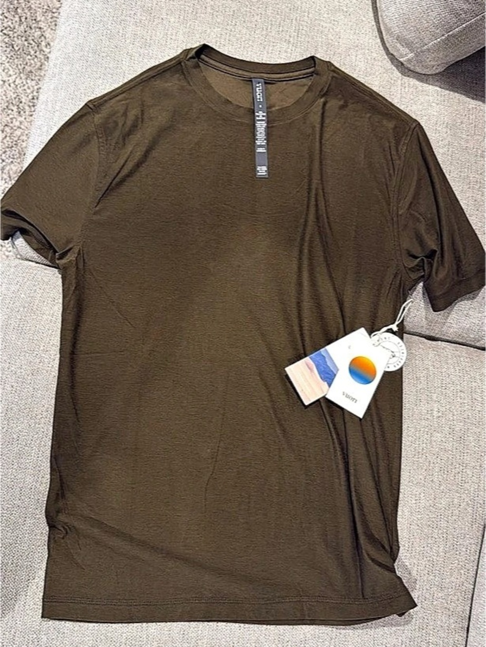 Vuori Strato Tech Tee Short Sleeve Tee in Green Size SM NWT